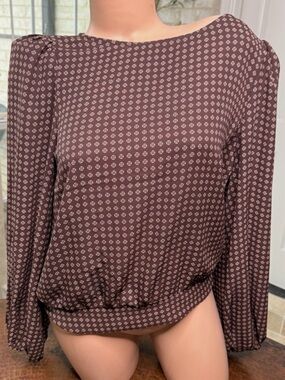 🌷Express Top Sz Large excellent condition 🌷